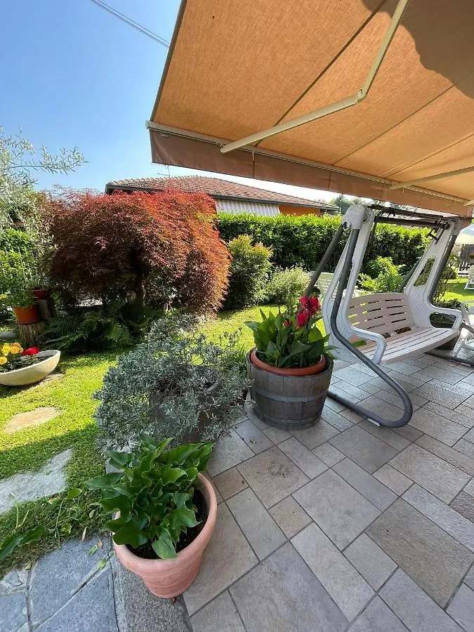 Casa Maria-Appartamento In Villa Ispra Apartment