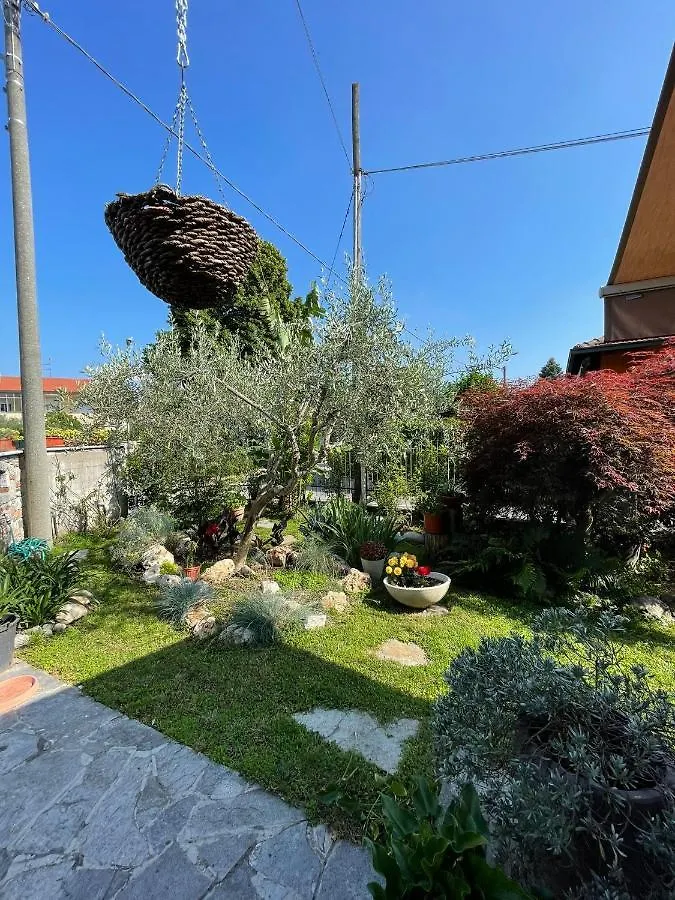 Apartment Casa Maria-Appartamento In Villa Ispra Italy