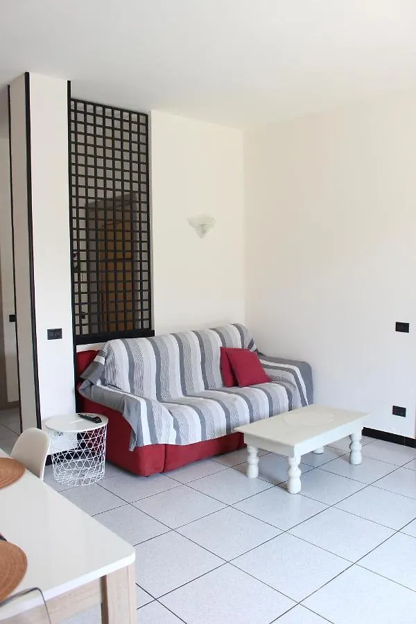 Apartment Casa Maria-Appartamento In Villa Ispra