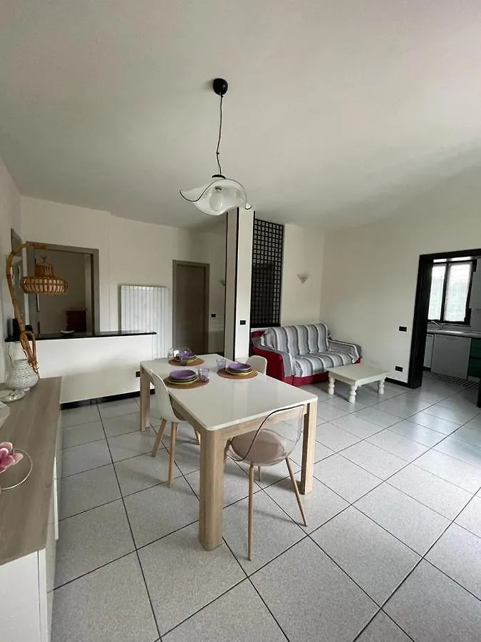 Casa Maria-Appartamento In Villa Ispra Apartment